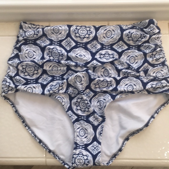 New bathing suit - Picture 6 of 6